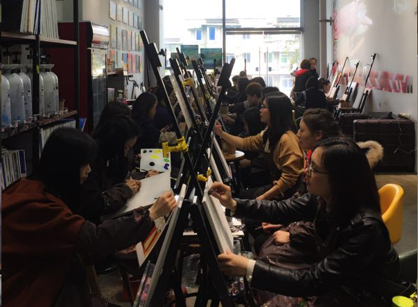 绵阳伟德国际1946源于英国投资集团工会委员会 开展三八妇女节活动